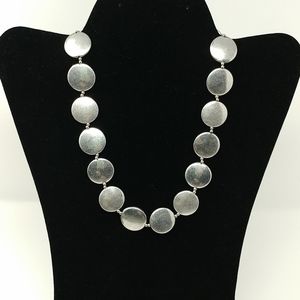 NWT Hammered Disc Stretch Necklace
